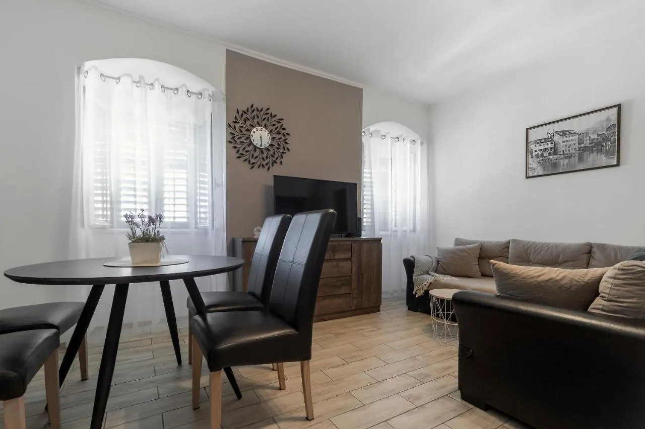 Apartment Feratjer Split