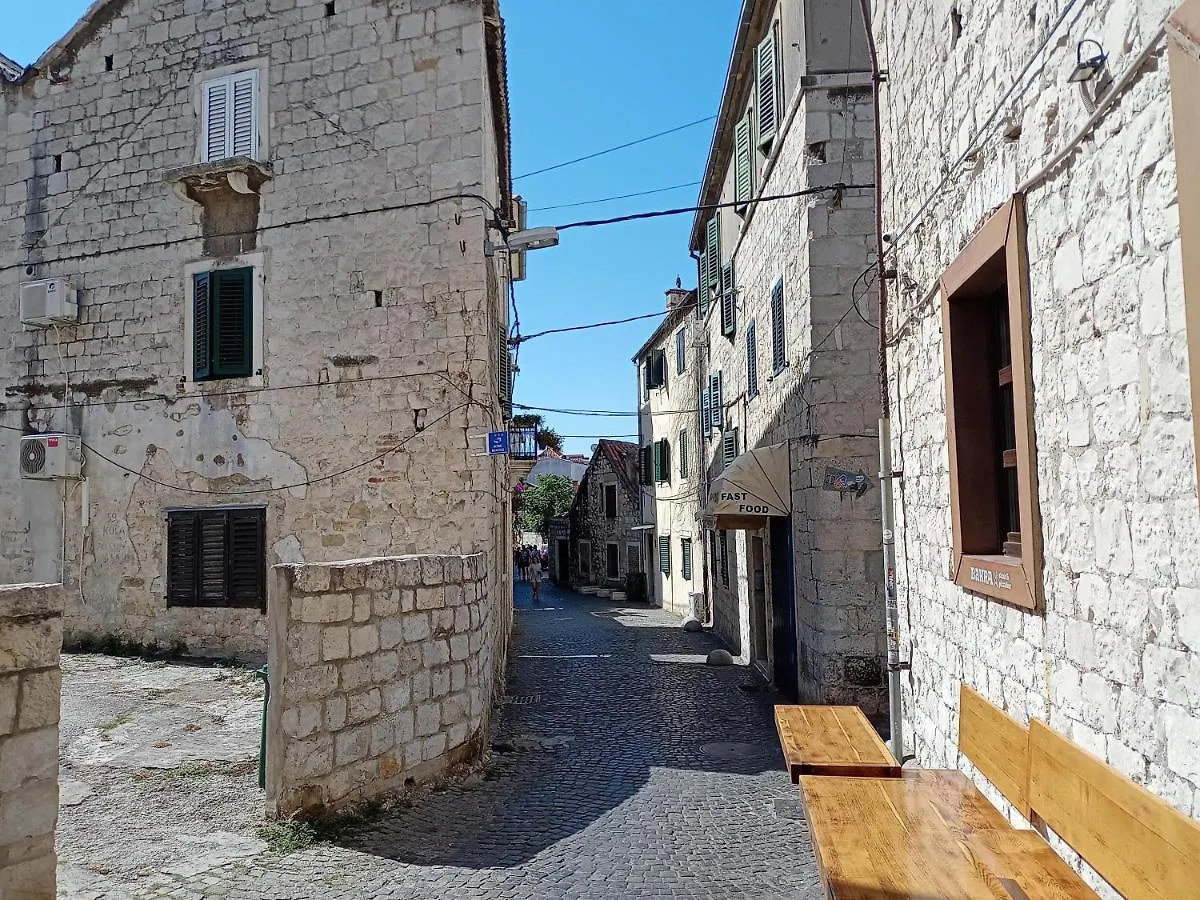 Apartment Feratjer Split 0*,